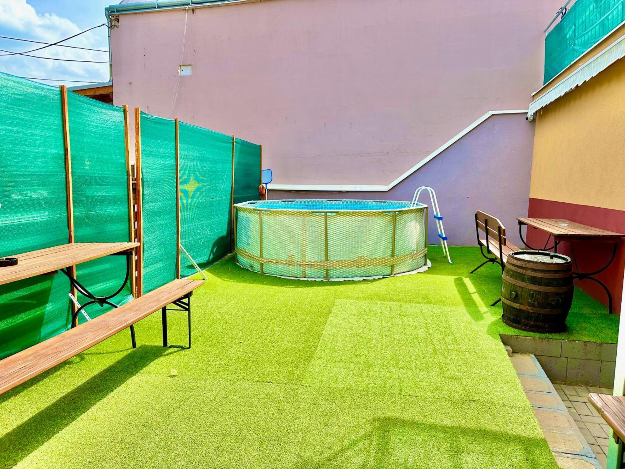 Penzion Bazen Vino Sklep U Palecku Zajeci Exterior photo